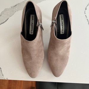 Karl Lagerfeld Taupe Suede ankle booties (Size 7)